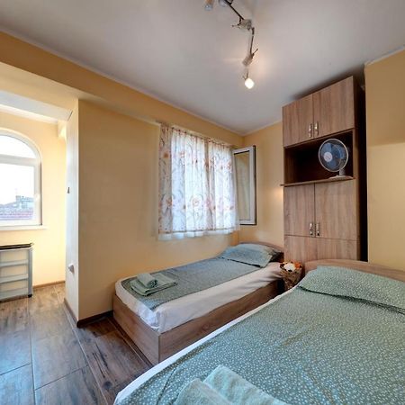 Funny-Gunny Room To The Sea Garden Burgas Bagian luar foto